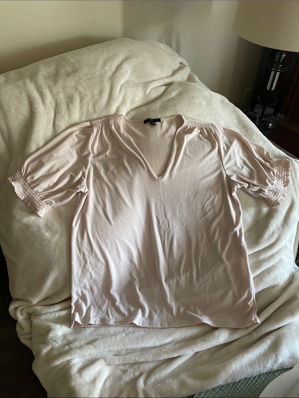 Banana Republic Light Pink V-Neck Short Sleeve Blouse